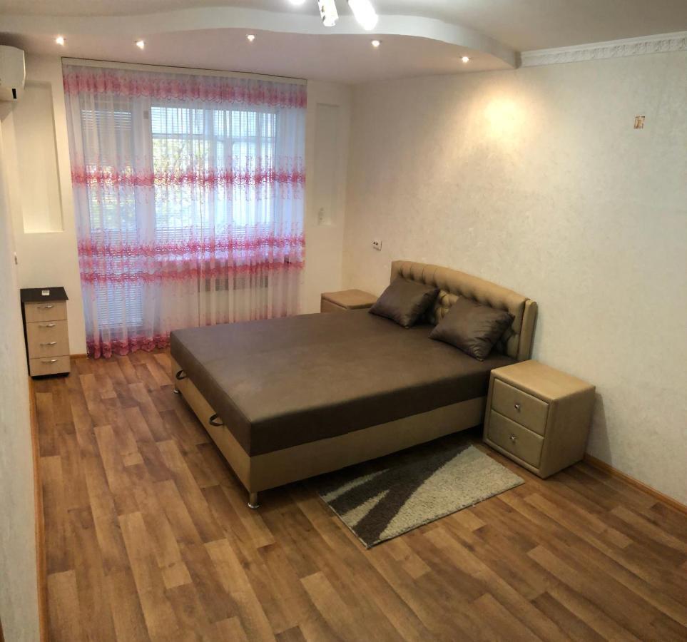 Apartment Shevchenka 154 Никопол Екстериор снимка